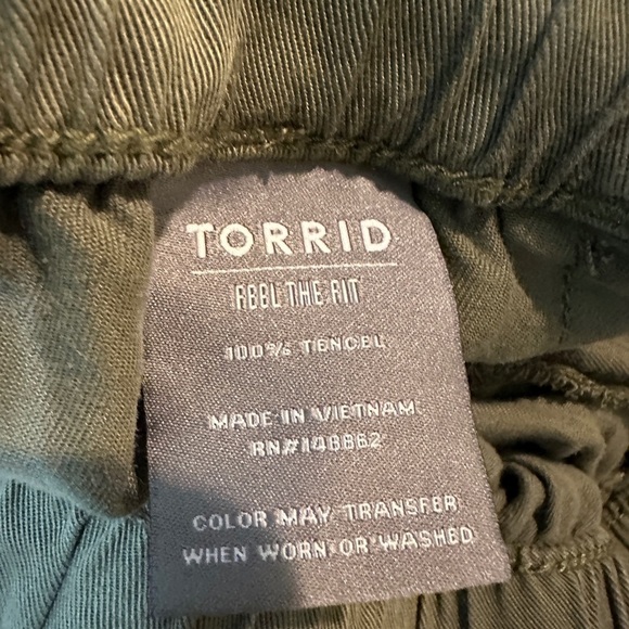 Torrid Pull On Wide Leg Tencel High Rise Paperbag Waist Pant Green Sz 12 GUC - Picture 5 of 6